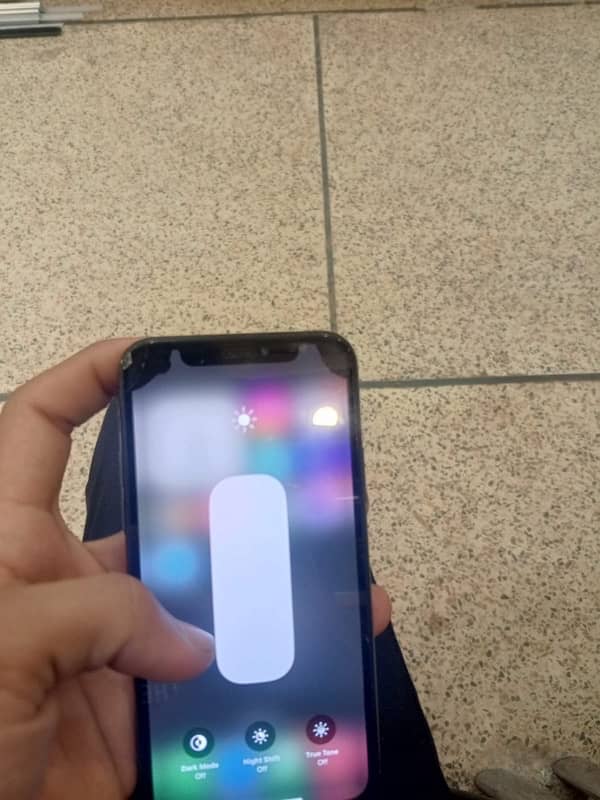 iPhone 11 Pro 4