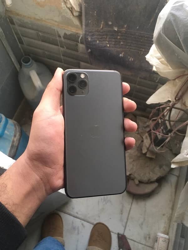 iPhone 11 pro max 64gb non pta read ad 3