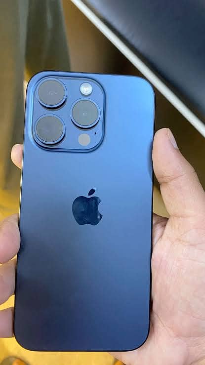 Apple iPhone 15 Pro jv blue 0