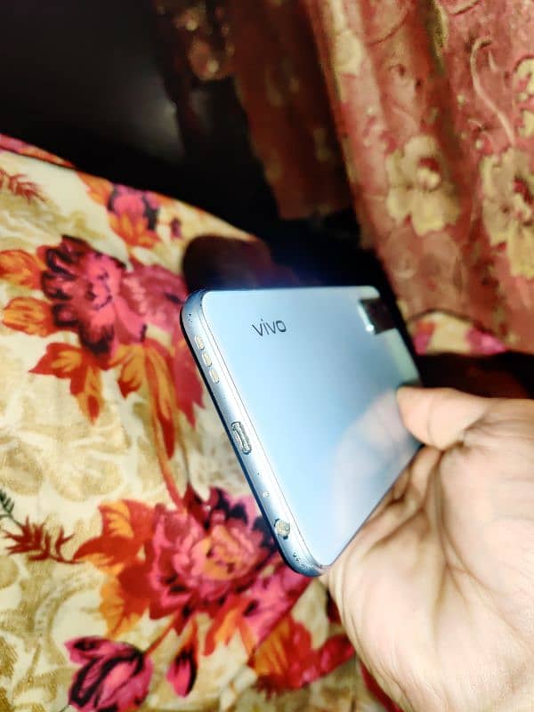 VIVO Y20    4/64 3