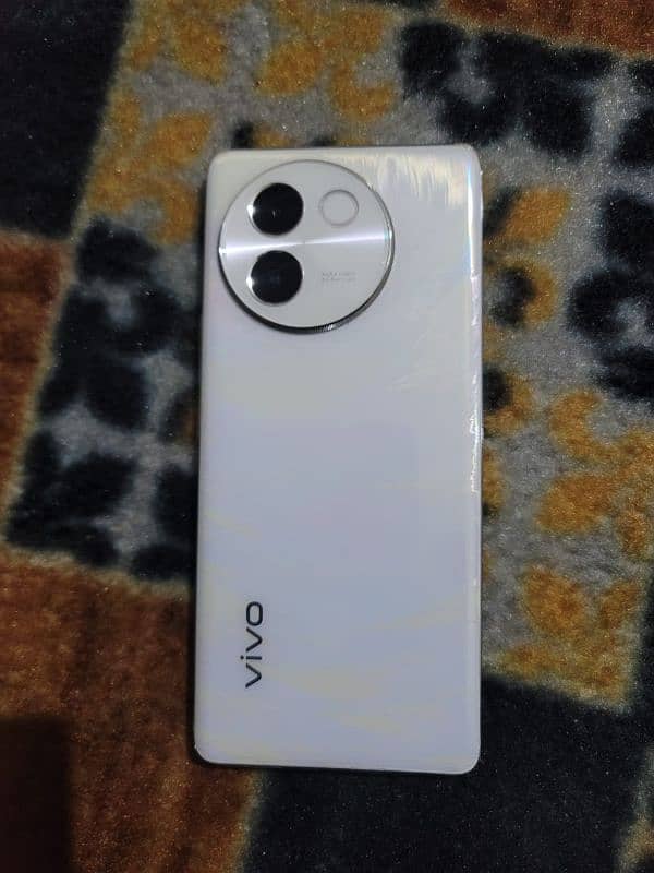 vivo V30E 1