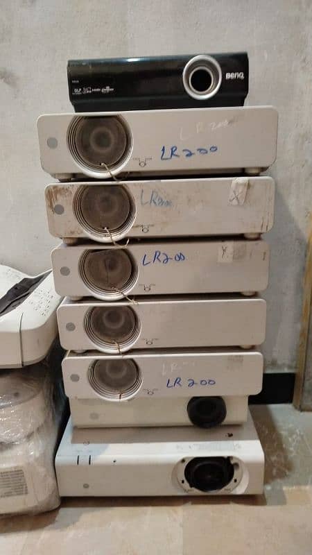 WE HAVE ALL KINDS OF PROJECTORS AVAILBLE IN DUBAI IMPORT 03152965654 4