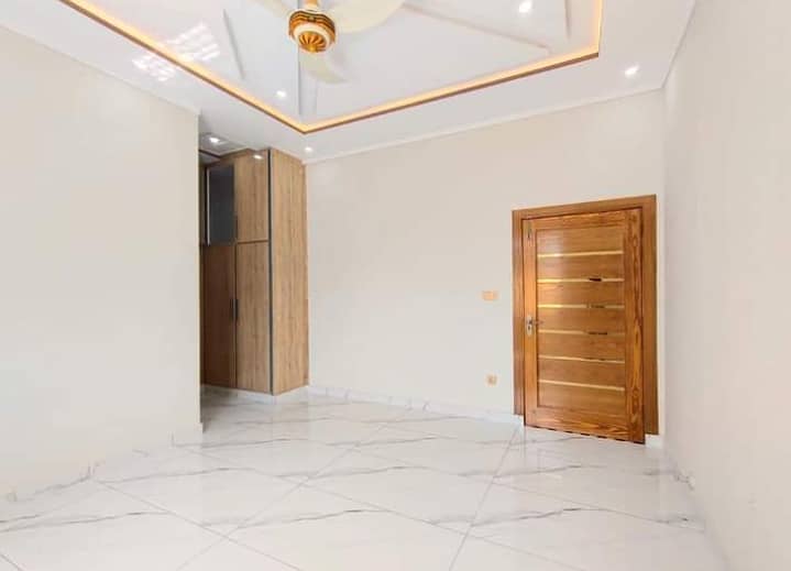 Rawalpindi Bahria Town phase7 10 Marla beautiful upper protion for rent 7