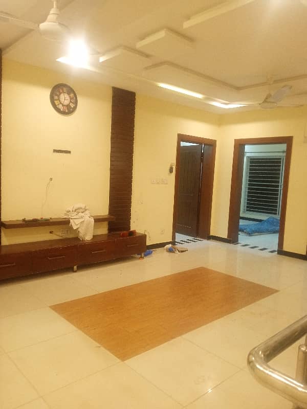 Rawalpindi Bahria Town phase8 7 Marla upper protion for rent 12