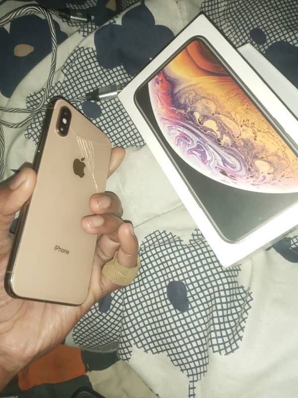 iPhone XS non pta with organal box imi Mach 2