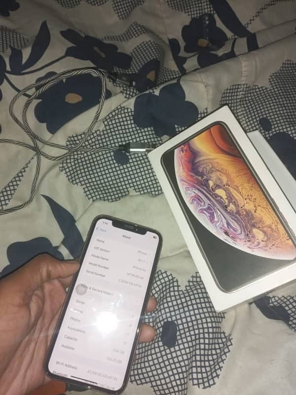 iPhone XS non pta with organal box imi Mach 4