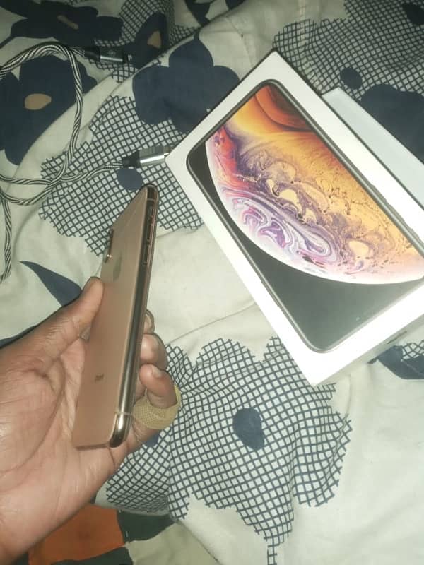 iPhone XS non pta with organal box imi Mach 5