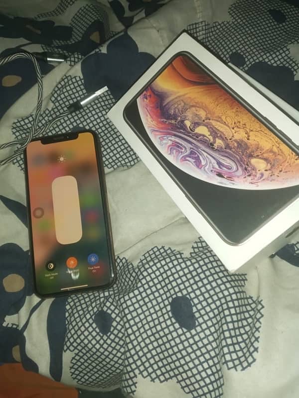 iPhone XS non pta with organal box imi Mach 7