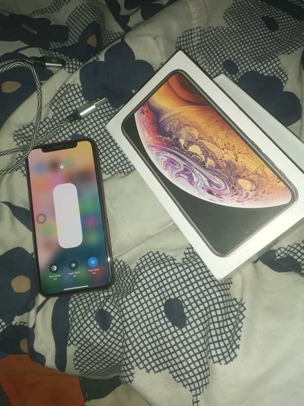 iPhone XS non pta with organal box imi Mach 8