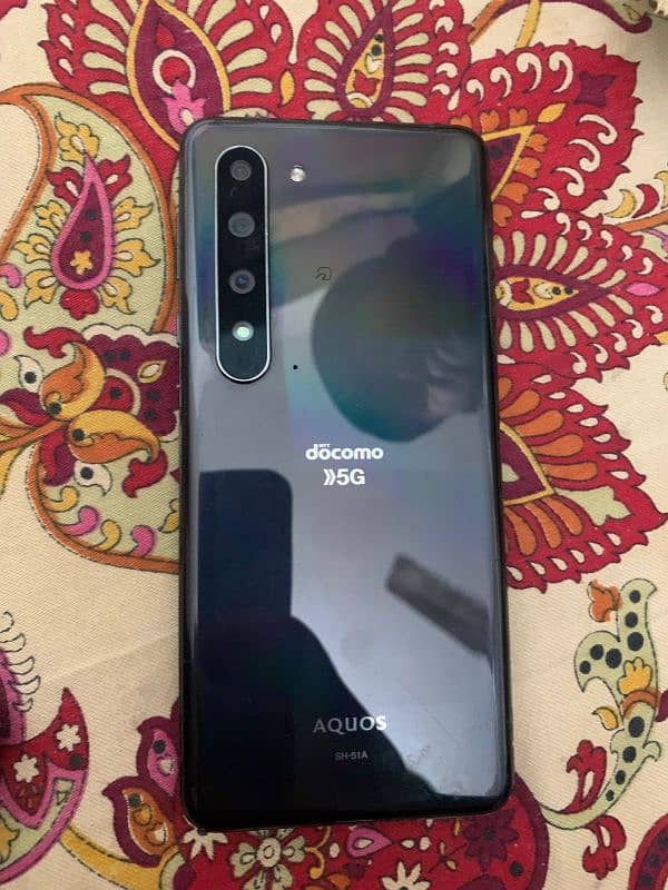 aquos R5g 1