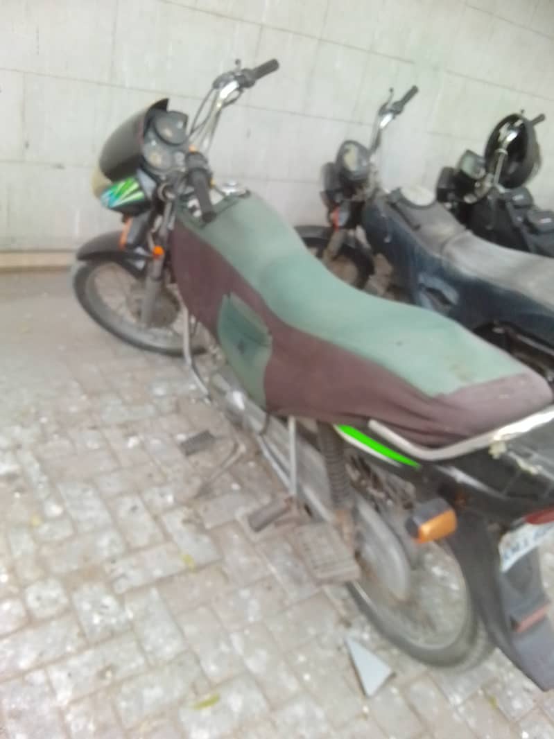 Urgent sale Honda Pridor 100CC 2019 black 4