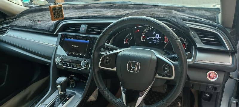 Honda Civic 2018 UG red meter 5