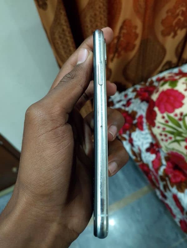 iphone x 10/10 condition non pta 3