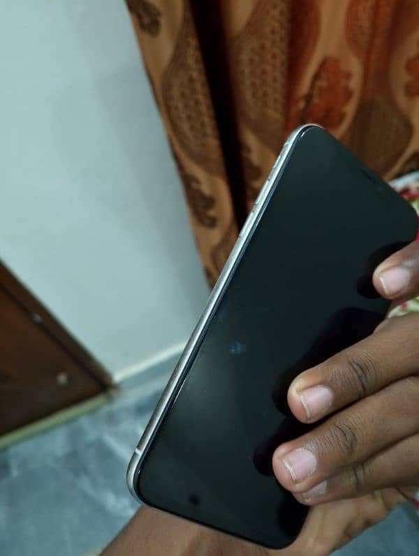 iphone x 10/10 condition non pta 4