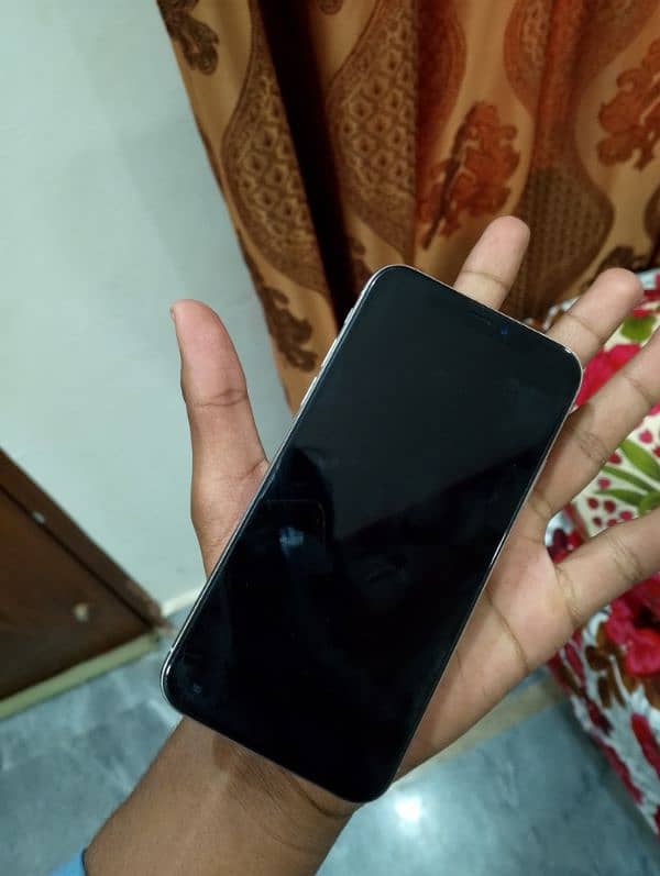 iphone x 10/10 condition non pta 5