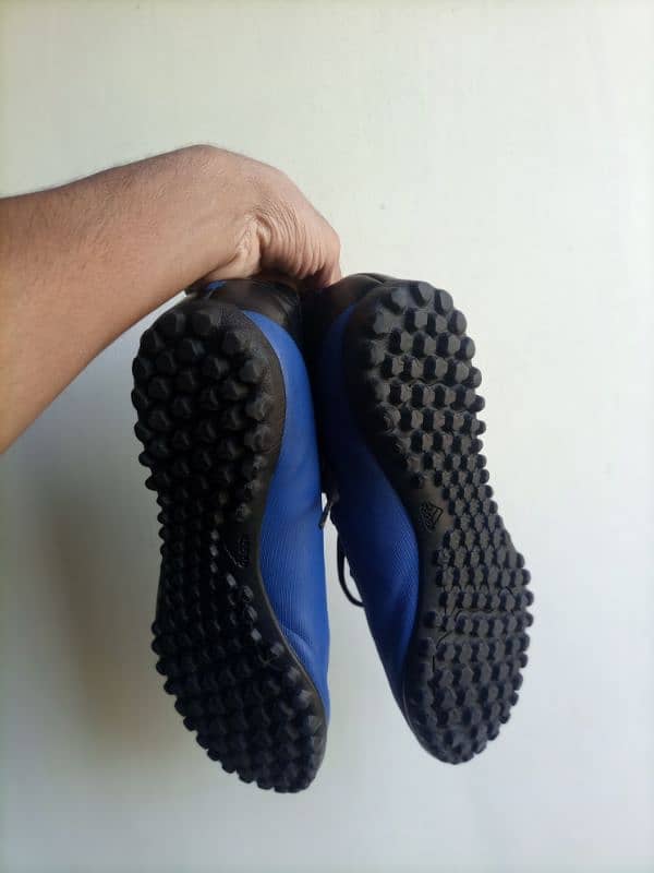 Football grippers 3