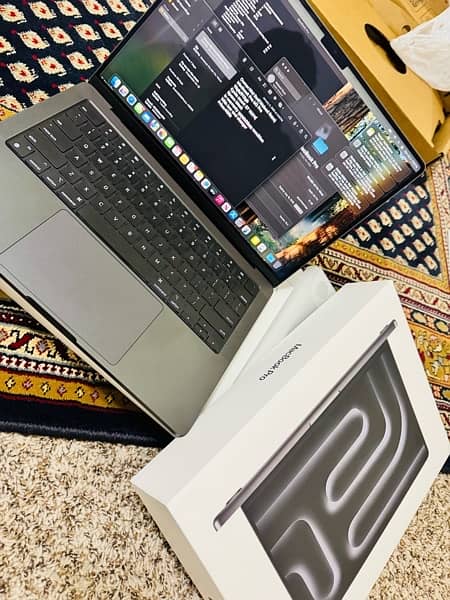 Macbook Pro M3 Pro 1