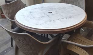 Boss Round Table with 4 chair