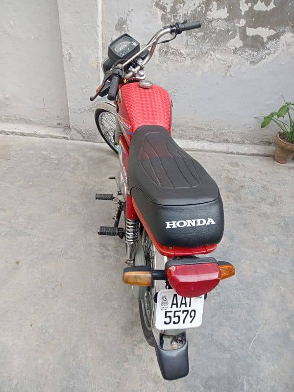 United 70 model 2020 red colour very good condition 5