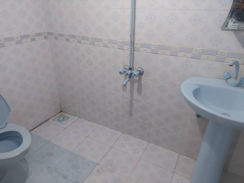 two bed dd portion for rent in johar 3