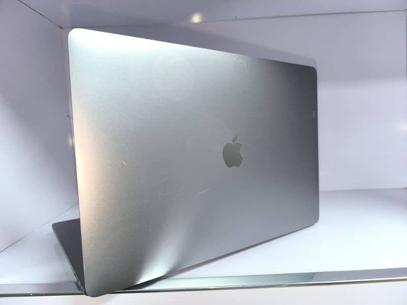 MacBook Pro 2019 (15 inch) Core i9 0