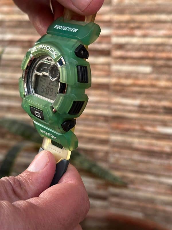 Casio G-Shock DW-9500 with 2 original straps. 5