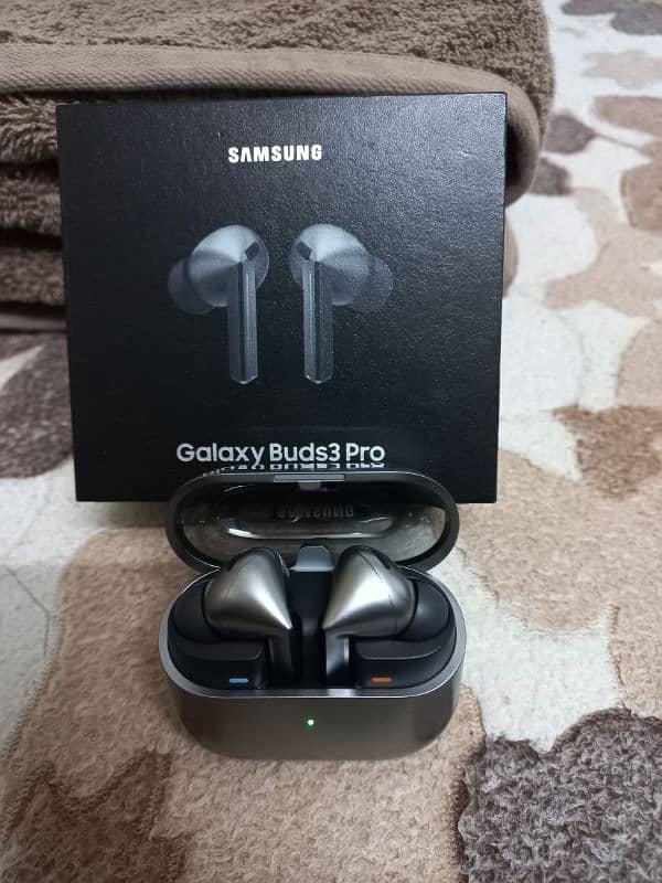 Samsung Galaxy Buds 3 Pro 1