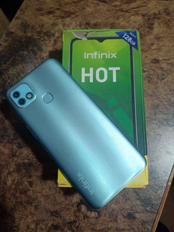 infinix hot10i 4 128 GB pta provde h Daba h chrjr nhi h 2