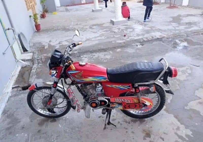 honda 125 bike good condition 3