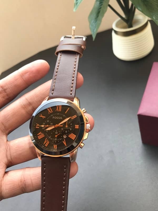 FOSSIL Branded watch in premium looks and design. 2