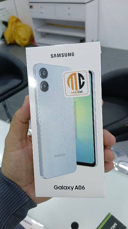 Samsung A06 blue/black/golden 4/64 3