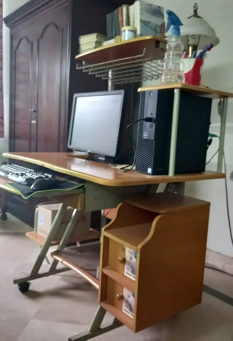 Foldable Computer Table 3