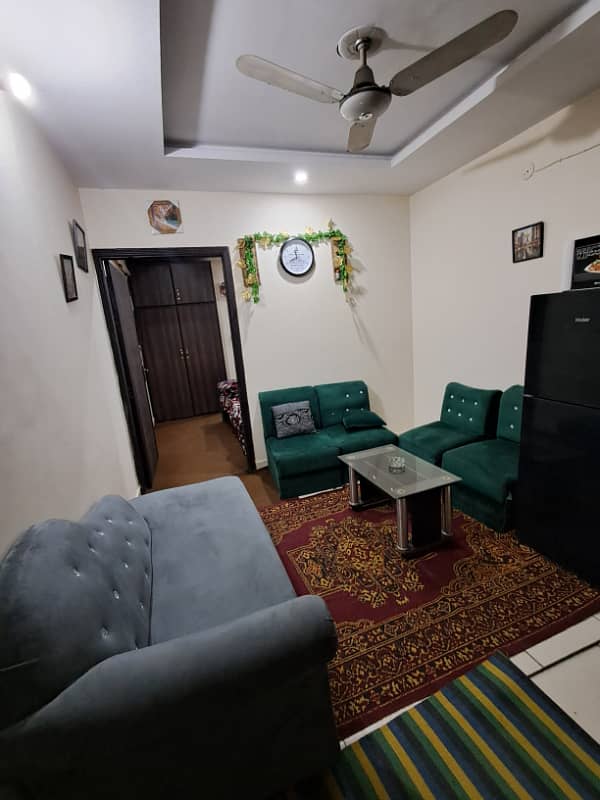 E-11 daily basis and Weekly Basis Apartment in E-11 Islamabad 5