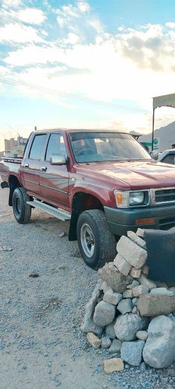 Toyota Hilux 1990 4