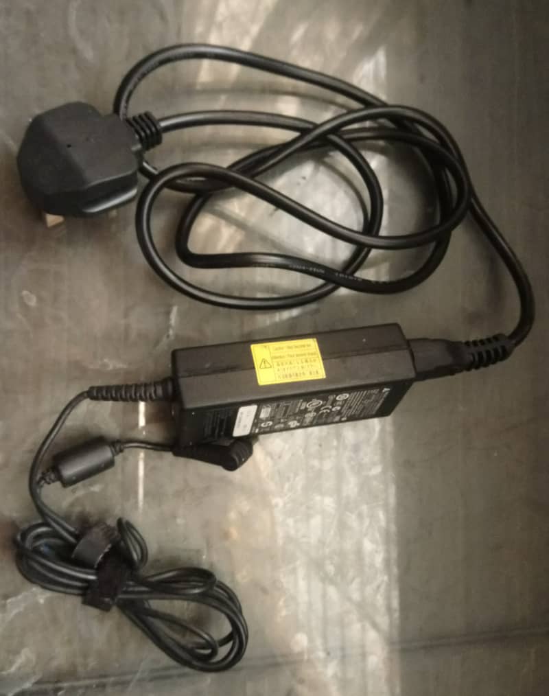 laptop adapter/charger for sale 1