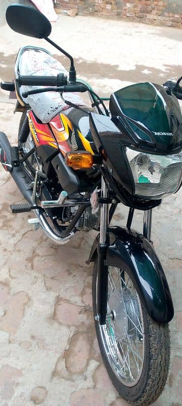 Honda prider 2025 model just 600km drive number lga hwa Hy l 0