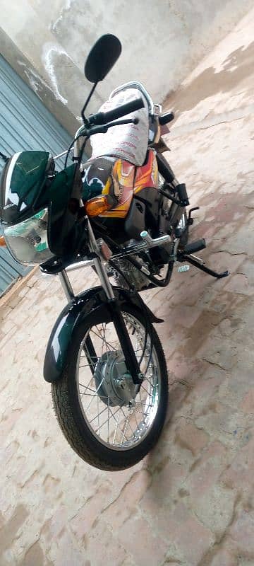 Honda prider 2025 model just 600km drive number lga hwa Hy l 4