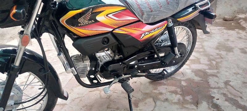 Honda prider 2025 model just 600km drive number lga hwa Hy l 5