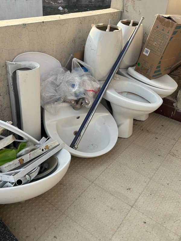 used besins and toilets sale 0