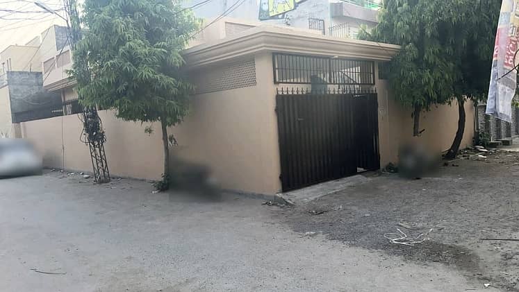 Corner 10 Marla House For sale In Cantt View - Phase 1 1