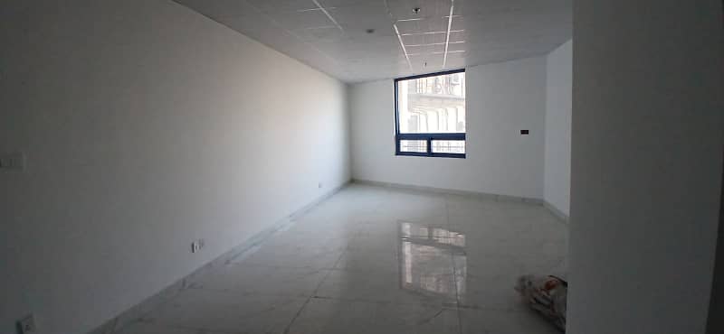 Brand New 510 Square Feet Office Spaces for Rent in Gulberg Ideal Location for Your Business! 5