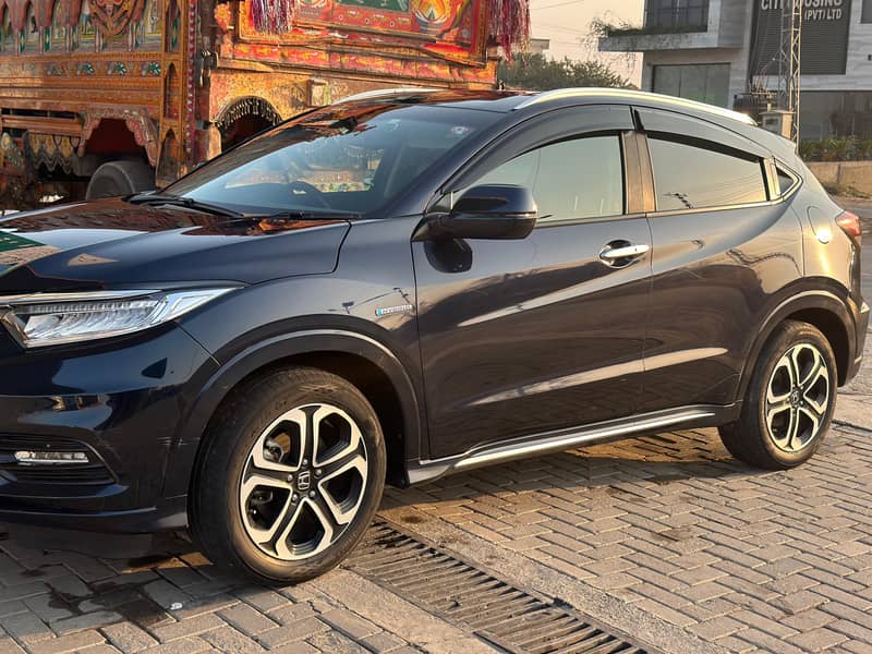 Honda Vezel Hybrid Z Honda Sensing 2018 Model 3