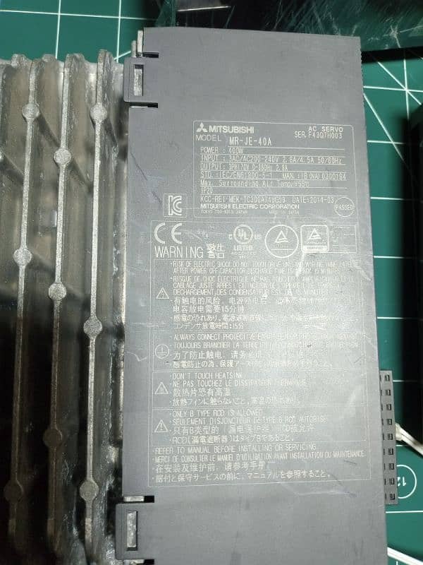 Mitsubishi MR-JE-40A AC Motor Drive /Ac Servo Motor Drive MR-J2S-40A 3