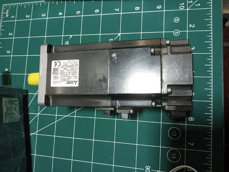 Mitsubishi MR-JE-40A AC Motor Drive /Ac Servo Motor Drive MR-J2S-40A 4