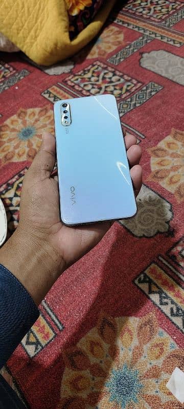 vivo s1 totally 10/100 condition excellent  101% Everything Original 6