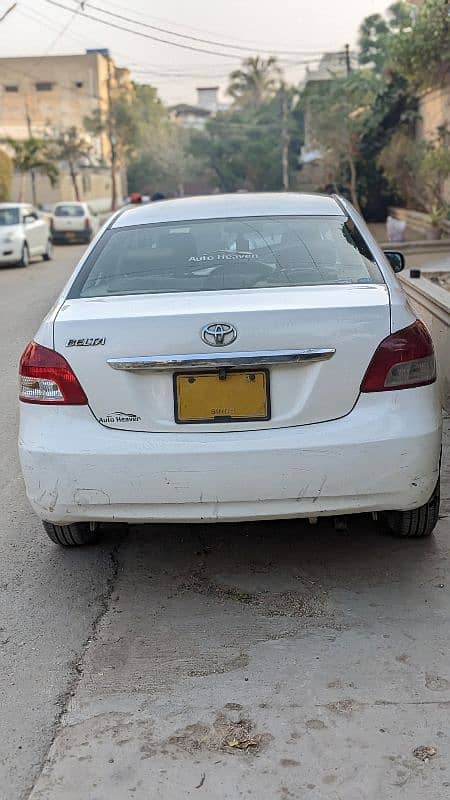 Toyota Belta 2009/2013 1