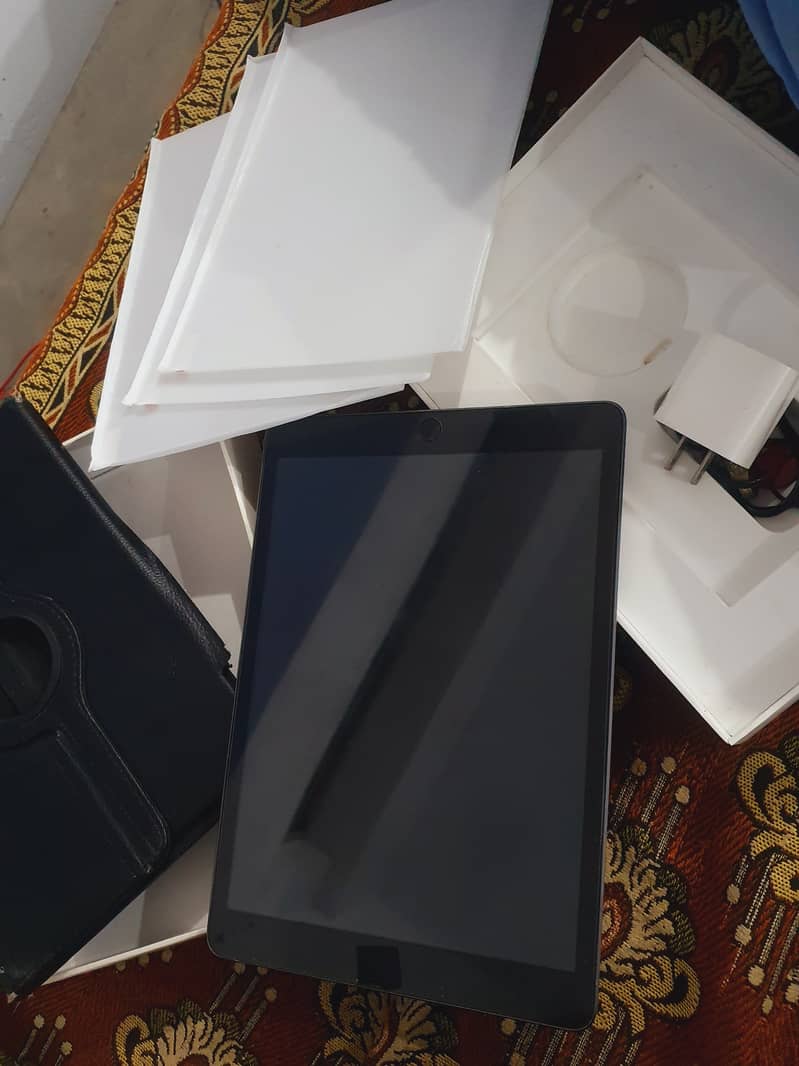 Ipad 8th Generation with box 5