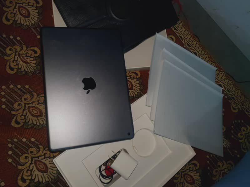 Ipad 8th Generation with box 8