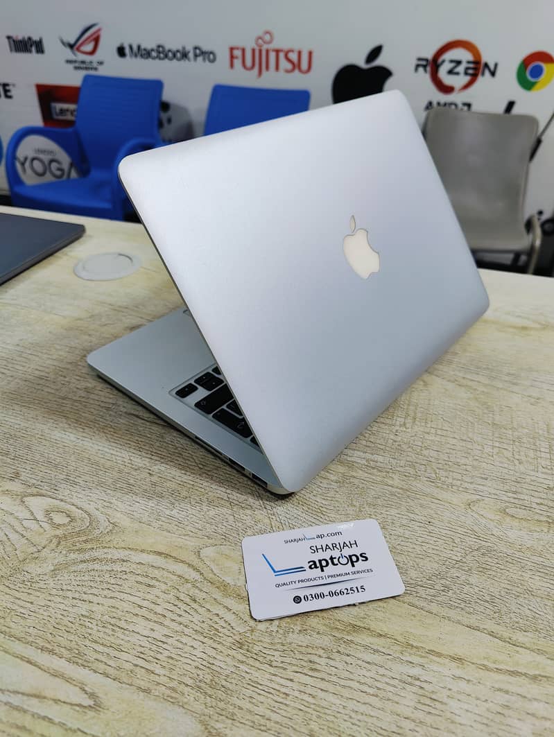 MacBook Pro 2016 13 inches  Core i5  8GB RAM 1