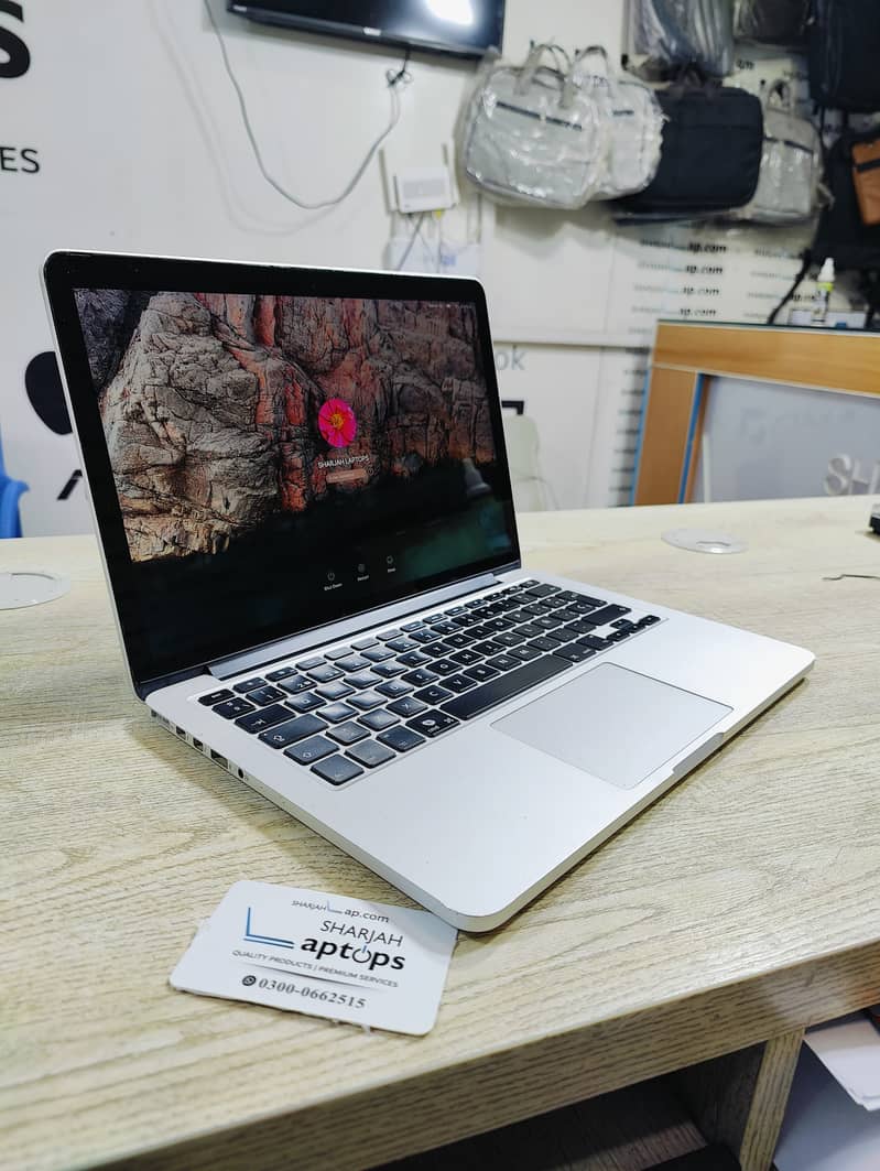 MacBook Pro 2016 13 inches  Core i5  8GB RAM 4